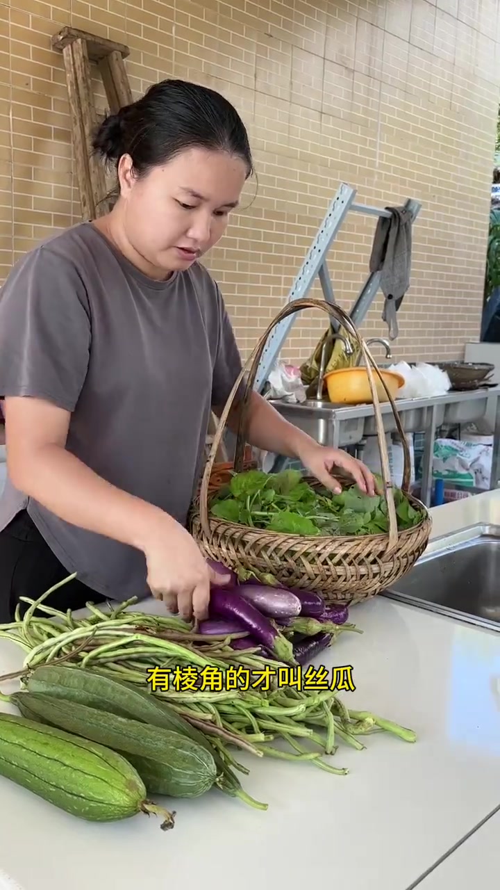 想了一百个生活文案,都不及这一弯弯双彩虹美