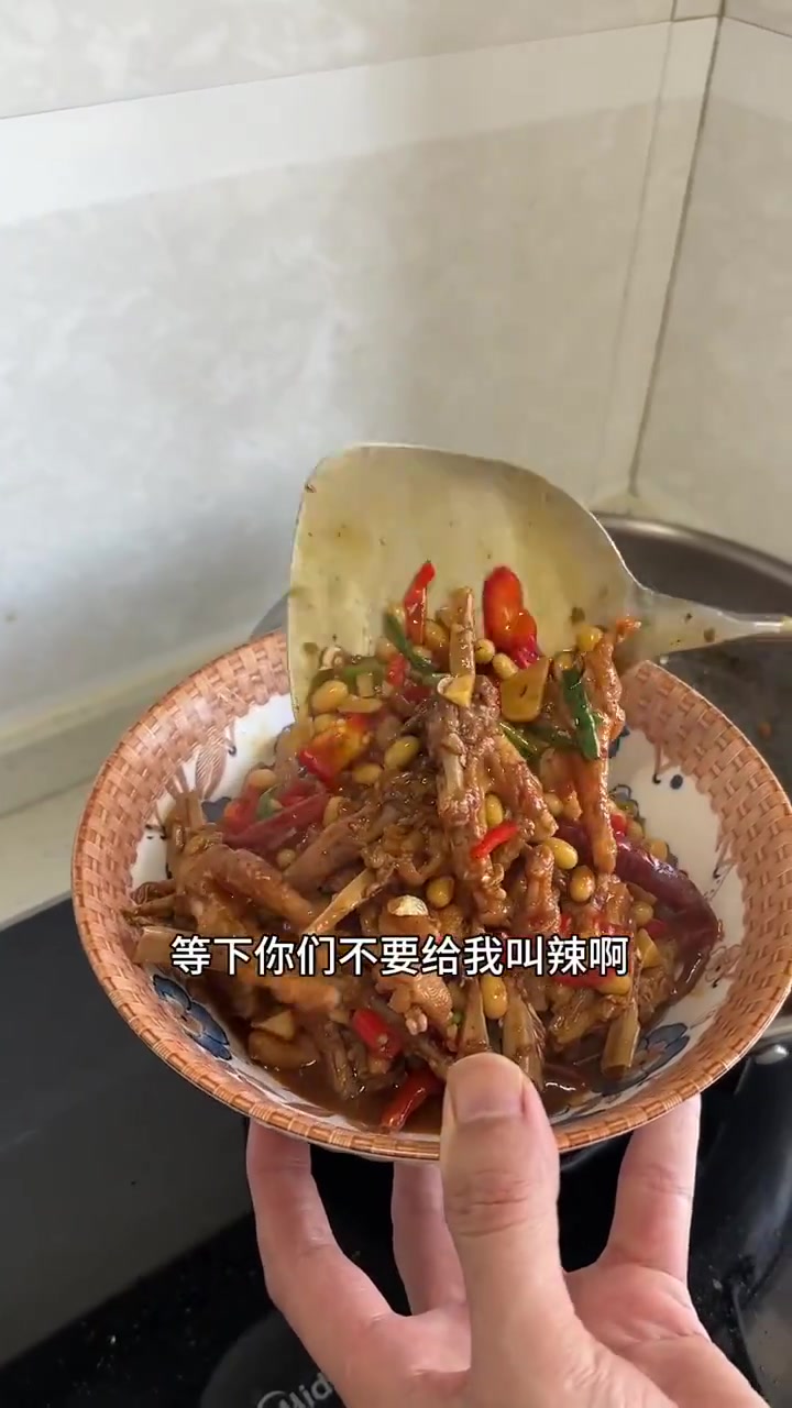 黄豆烧鸡爪根本吃不腻,美味