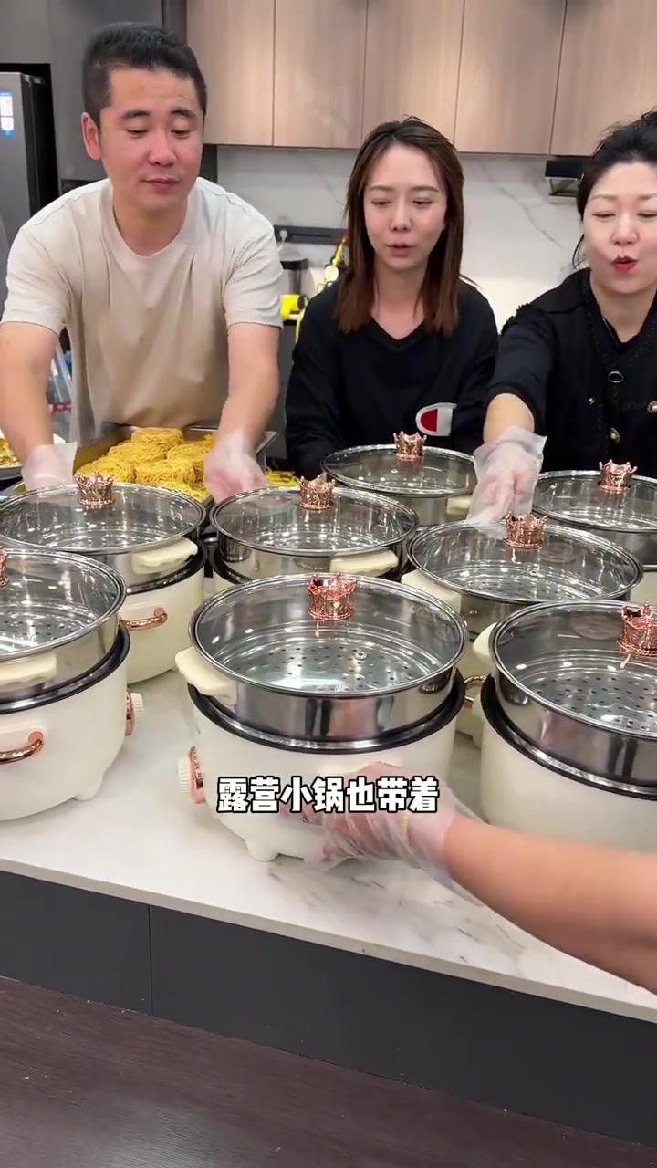 假期出去玩 有这样一份大方便面可太爽了