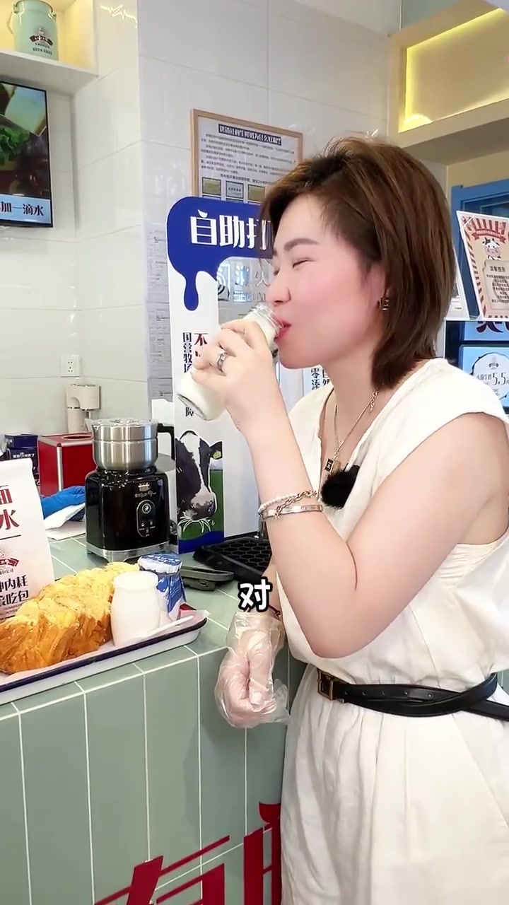 餐饮新玩法,鲜牛奶+面包,值得我们思考