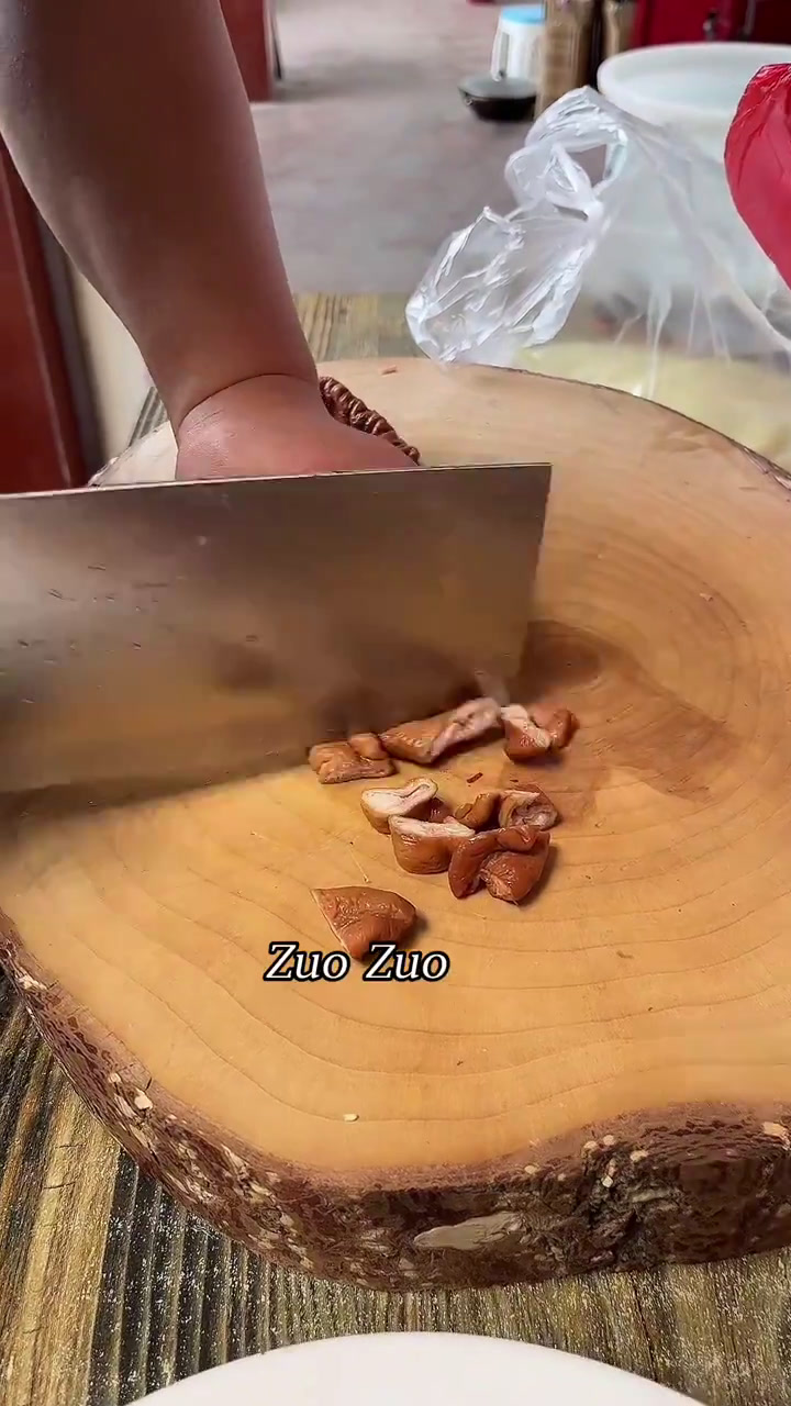 炒碗坨的家常做法分享给大家!专业的不敢笑话啊!