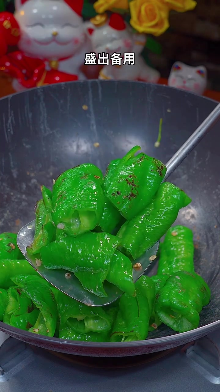 巴适的虎皮青椒炒肉