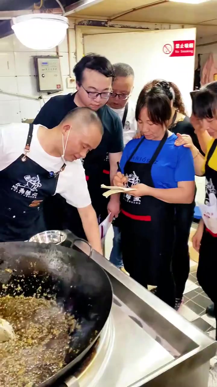 适合全国口味的酸菜臊子炒制!