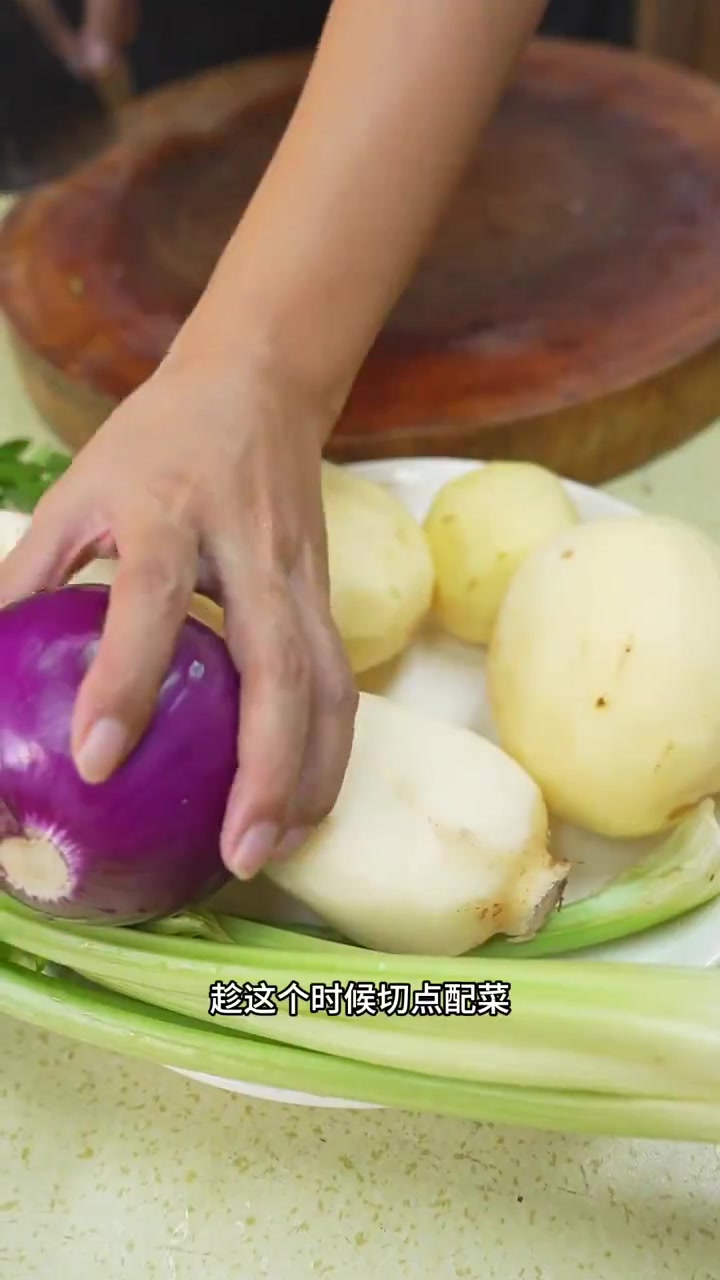 干锅鸭掌 鸭脚板买来不要只知道炖汤了