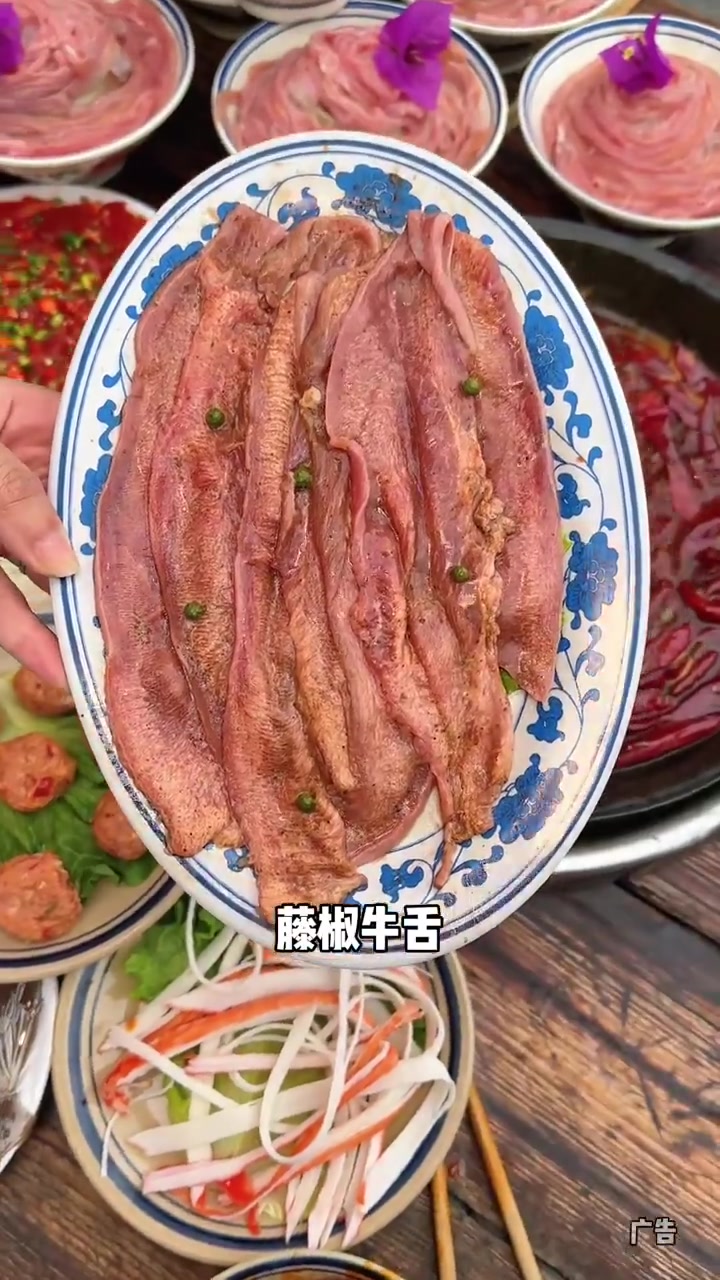 一块钱一份的鸭肠吃起也太香了