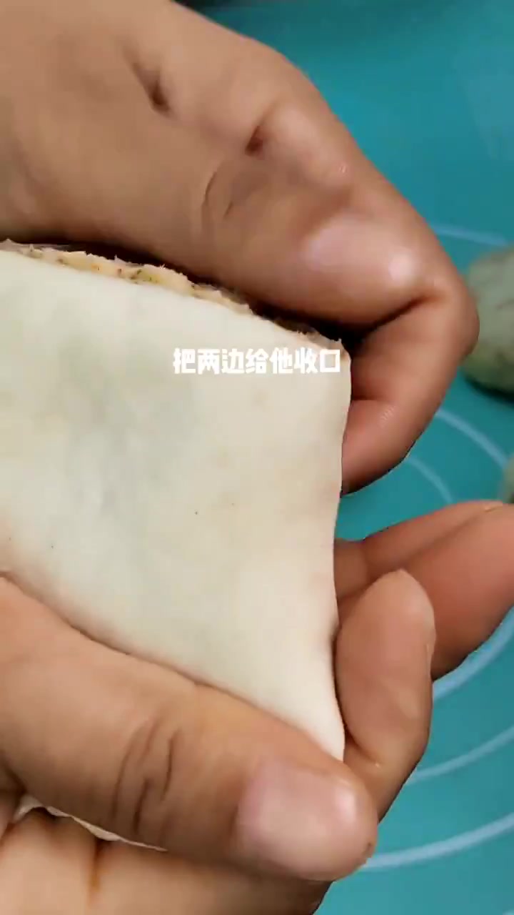 外酥里嫩的椒盐芝麻饼,在家做就是这么简单
