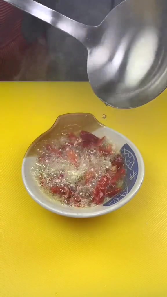 这道白菜拌粉丝,祝愿我的粉丝们常有百财来陪伴