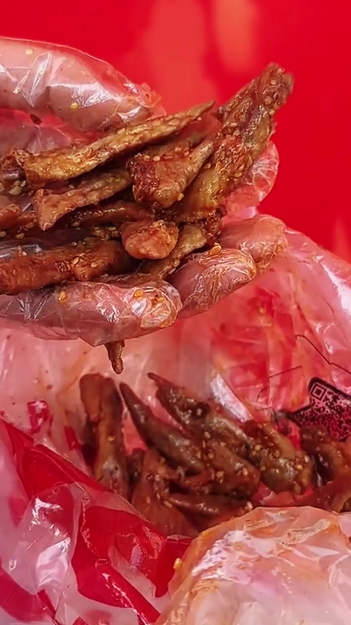 绝味鸭脖太好吃了!视频左下角赶快团起来