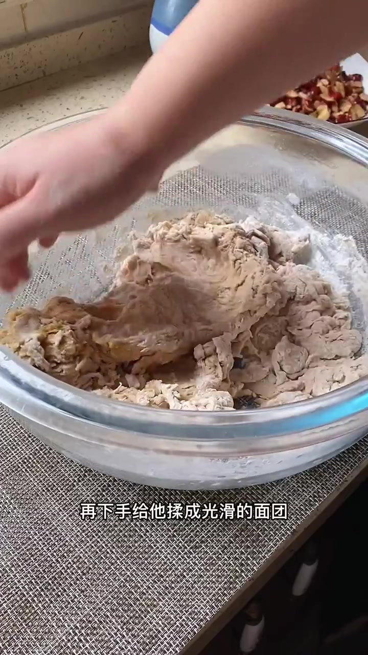 红枣开花大馒头,个个蓬松喧软非常好吃