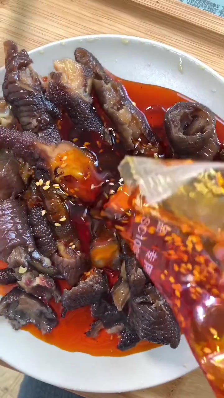 地方特色美食测评来喽!凯里红酸汤牛肉粉