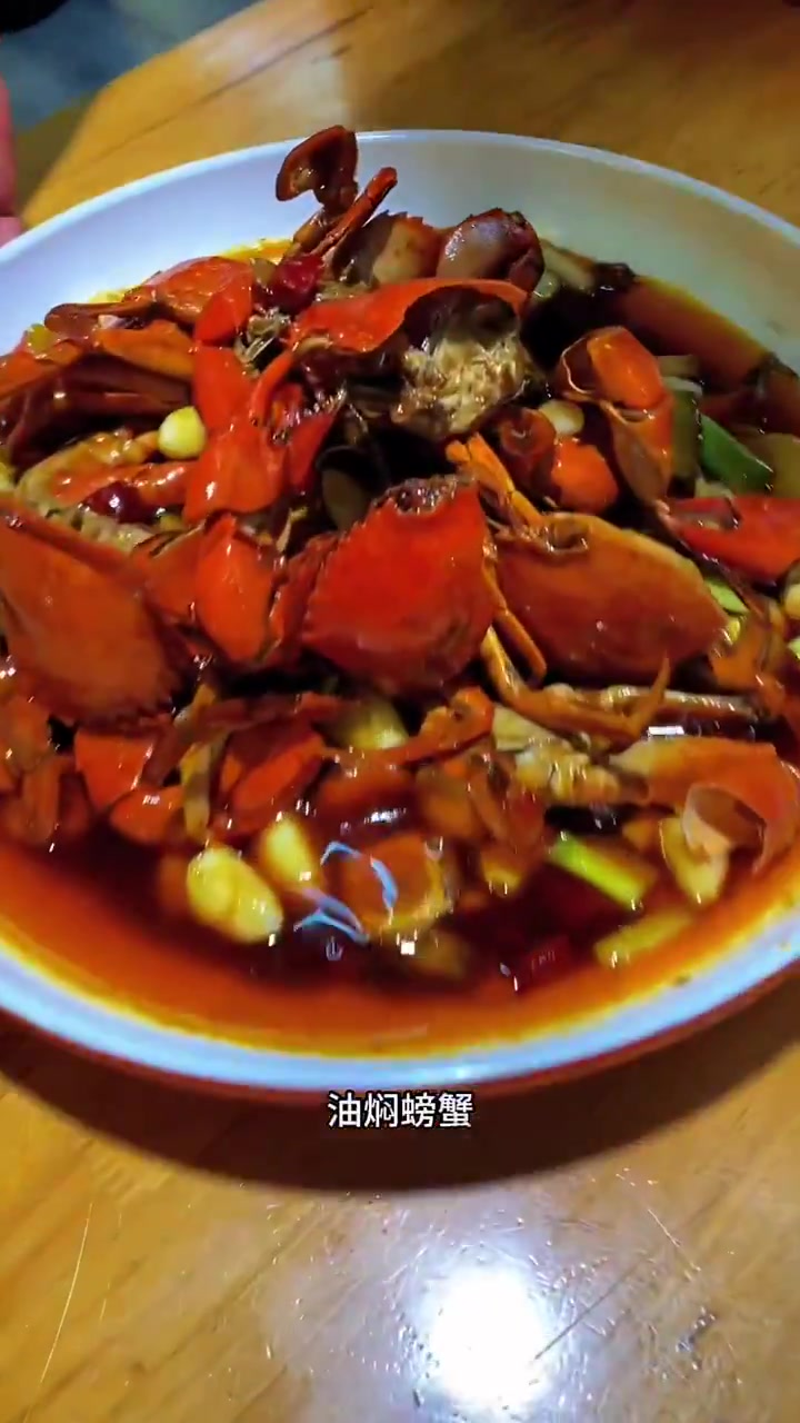 宜宾这家夜宵店的螃蟹和龙虾太好吃啦,还有各种江湖菜
