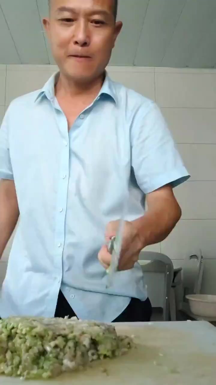 小棉袄说想吃奶奶以前包的饺子!
