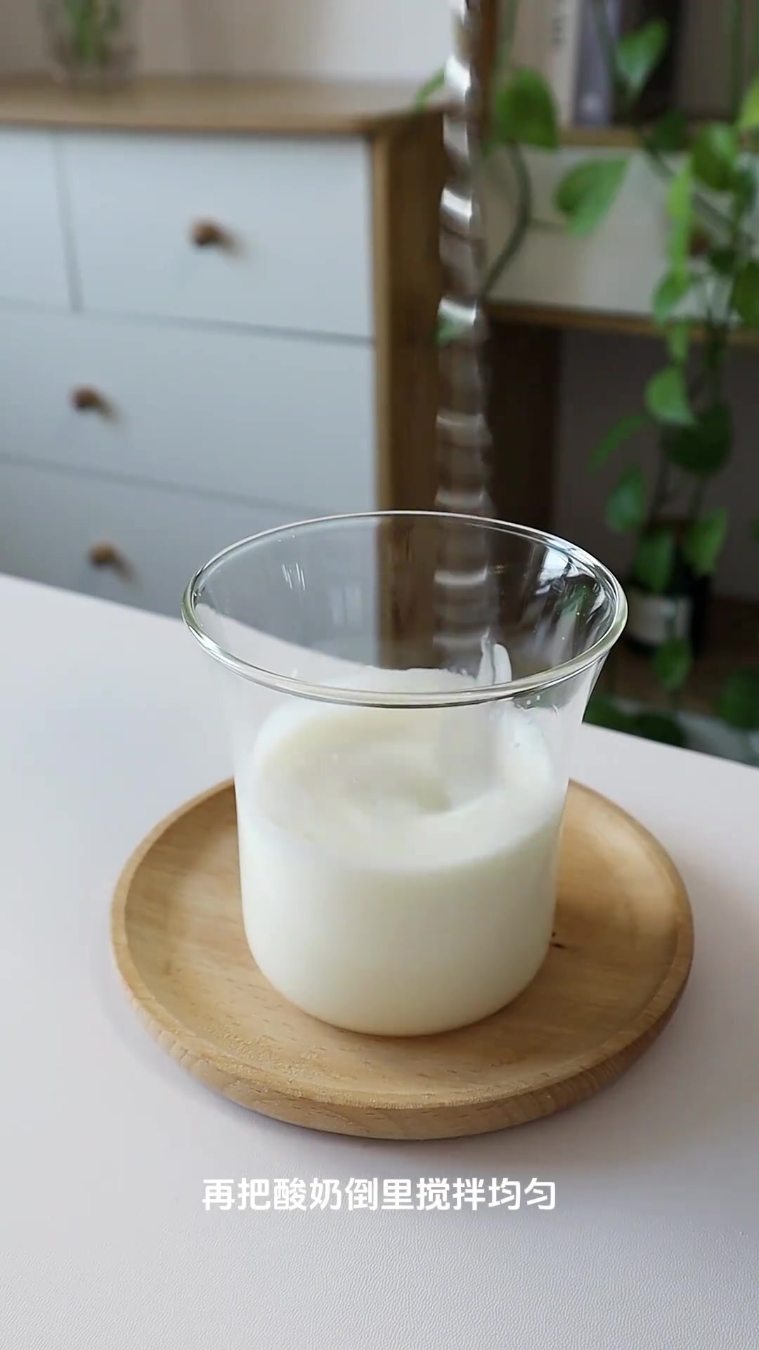 草莓慕斯搭配可可巧克力蛋糕?没想到这么好吃?