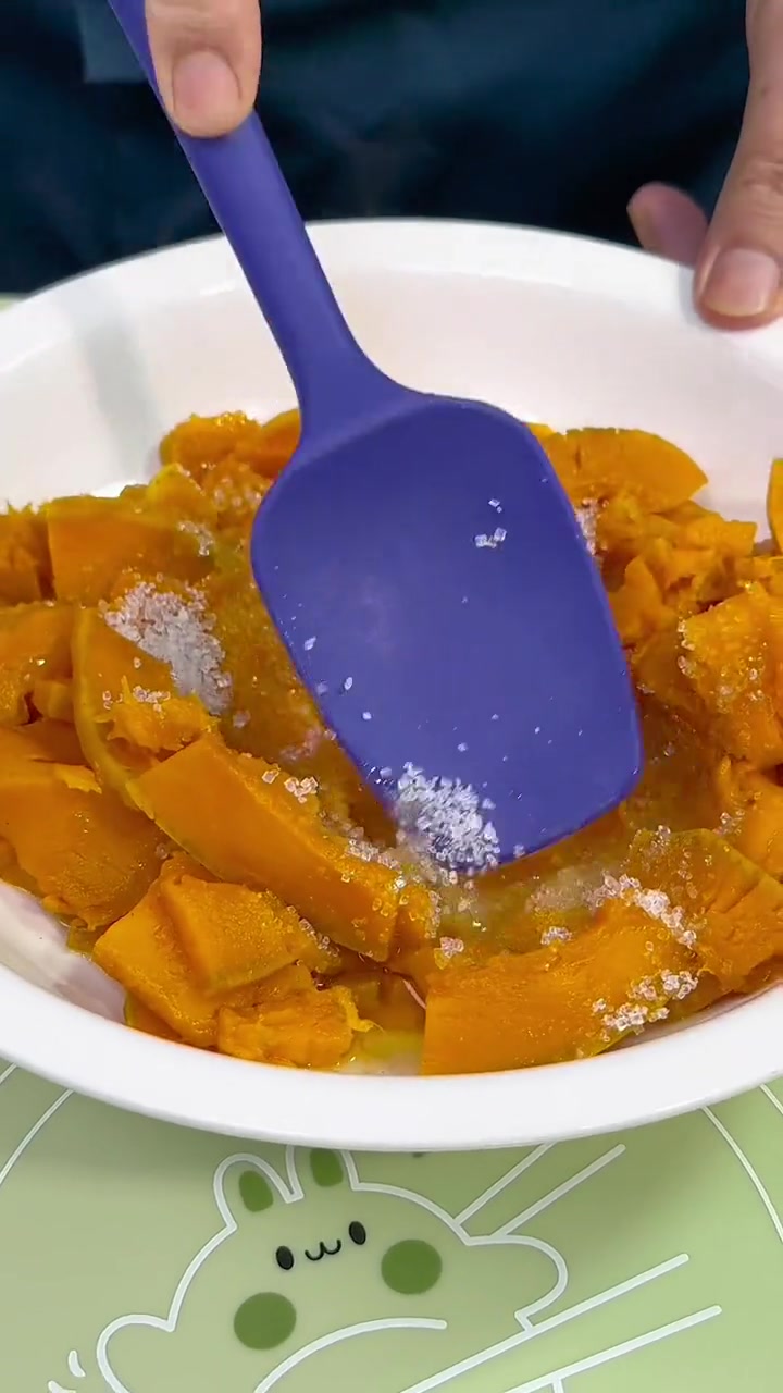 豆沙南瓜饼软糯香甜,太美味啦!今天又是吃撑的一天