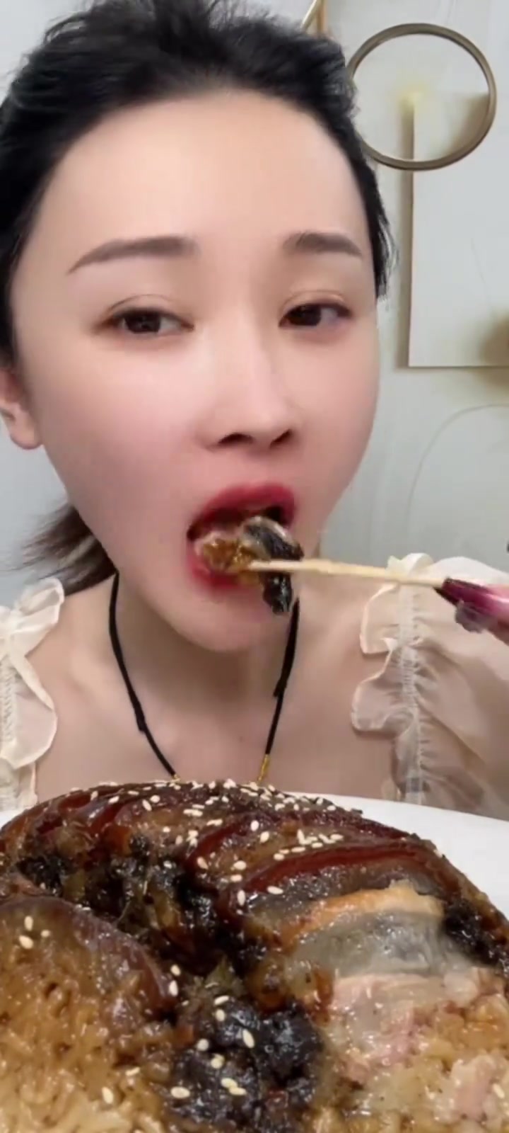 黑芝麻夹沙肉 糯米饭