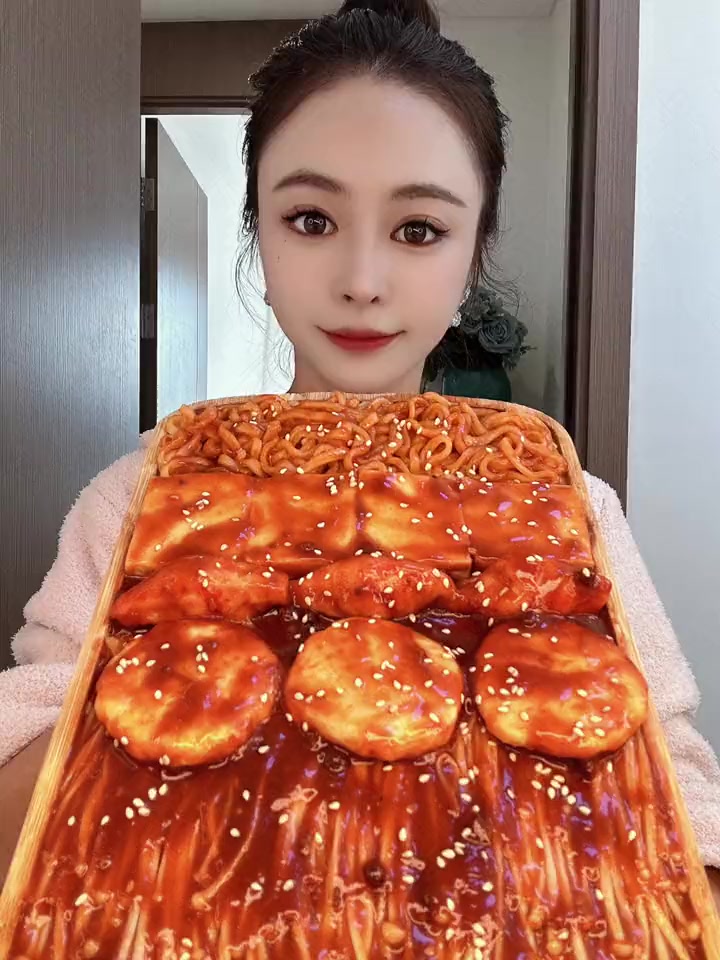 酱多多的丸子火鸡面金针菇拼盘