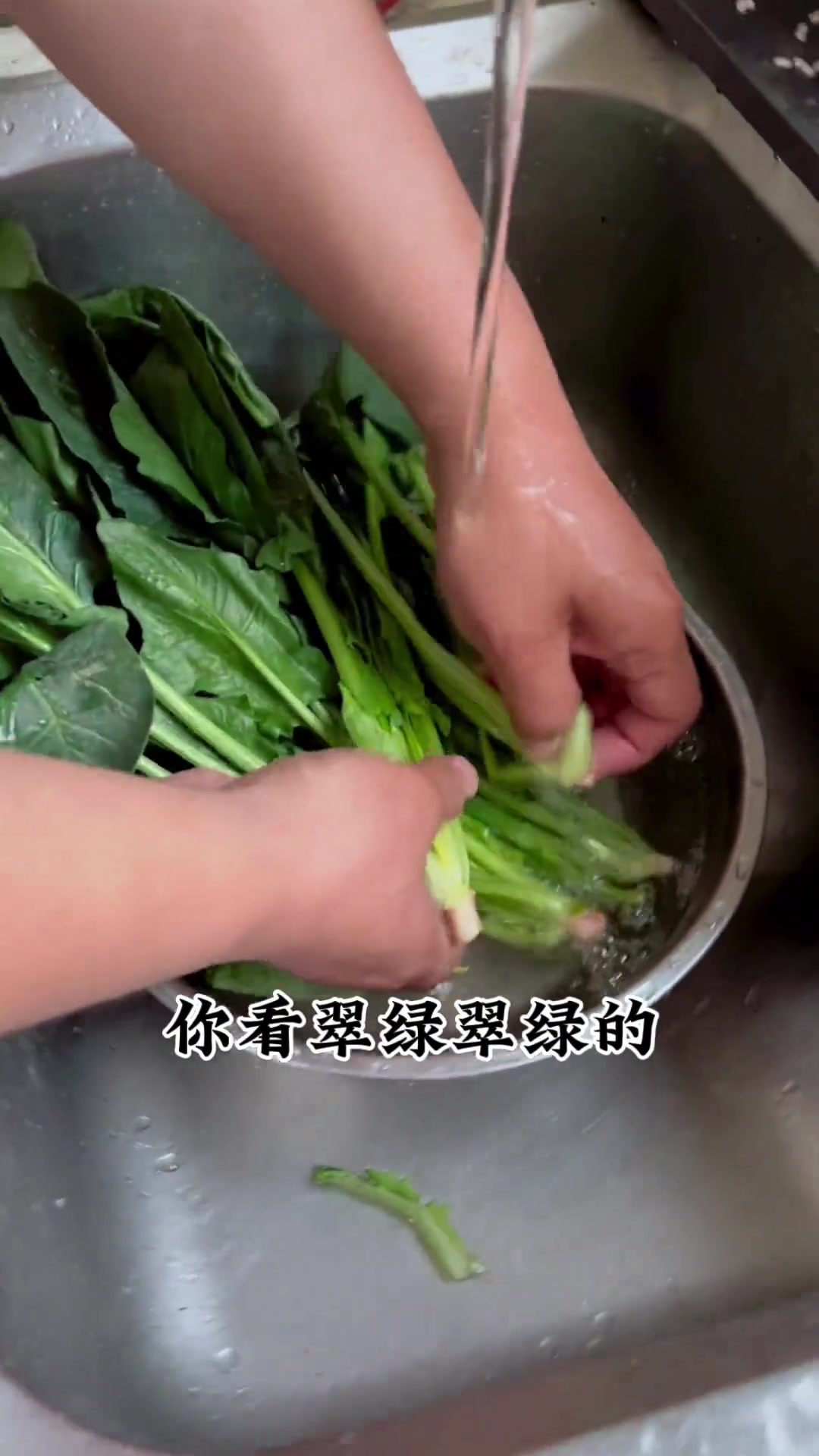 这个不咋辣的火锅鸡也太好吃了吧,做法还这么简单!