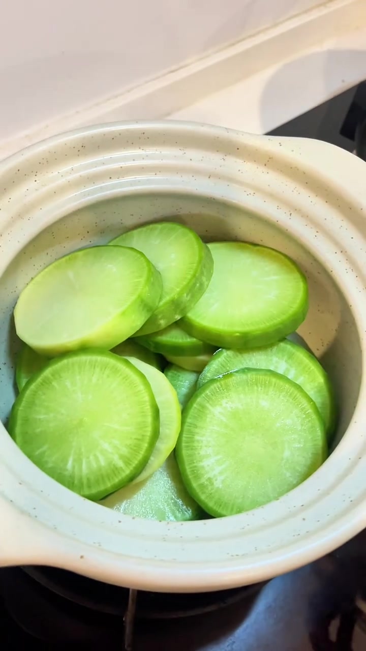 神仙下饭美食,做一锅辣炖带鱼