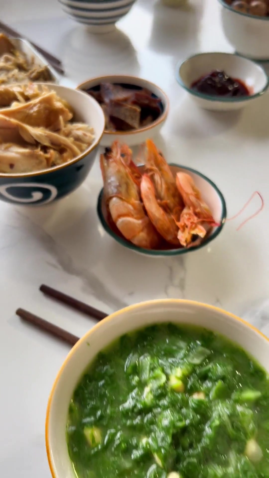 好久没有在家里吃早饭了!好久没有这么悠闲的早晨了!