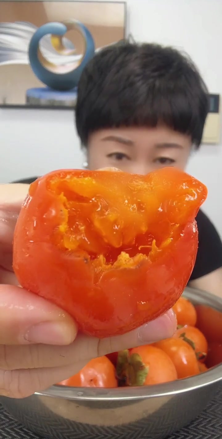 水晶小柿子放软了吃非常非常甜哦