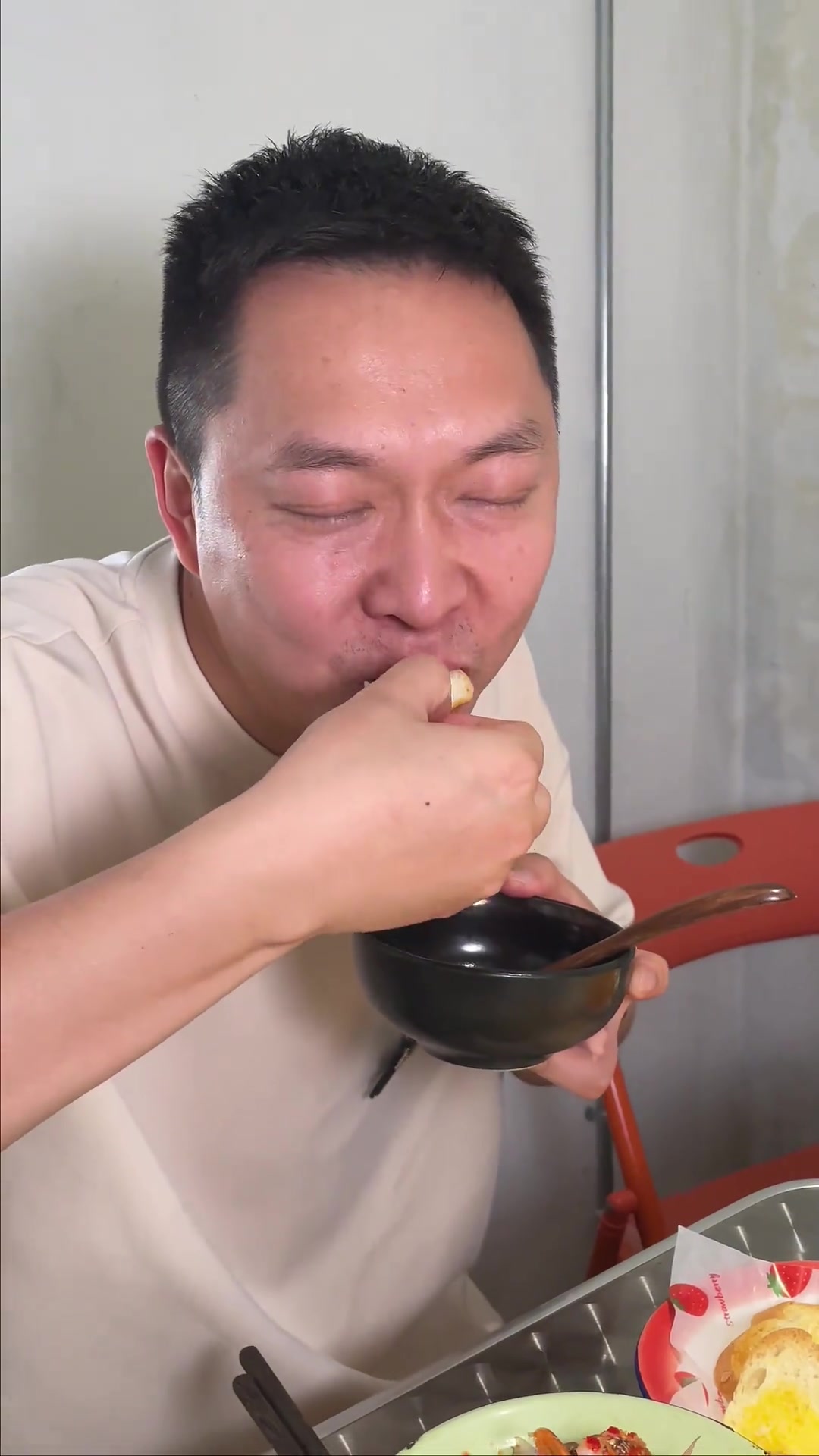 萨瓦迪卡,是时候换换口味了~今天莽哥带大家吃泰国菜!