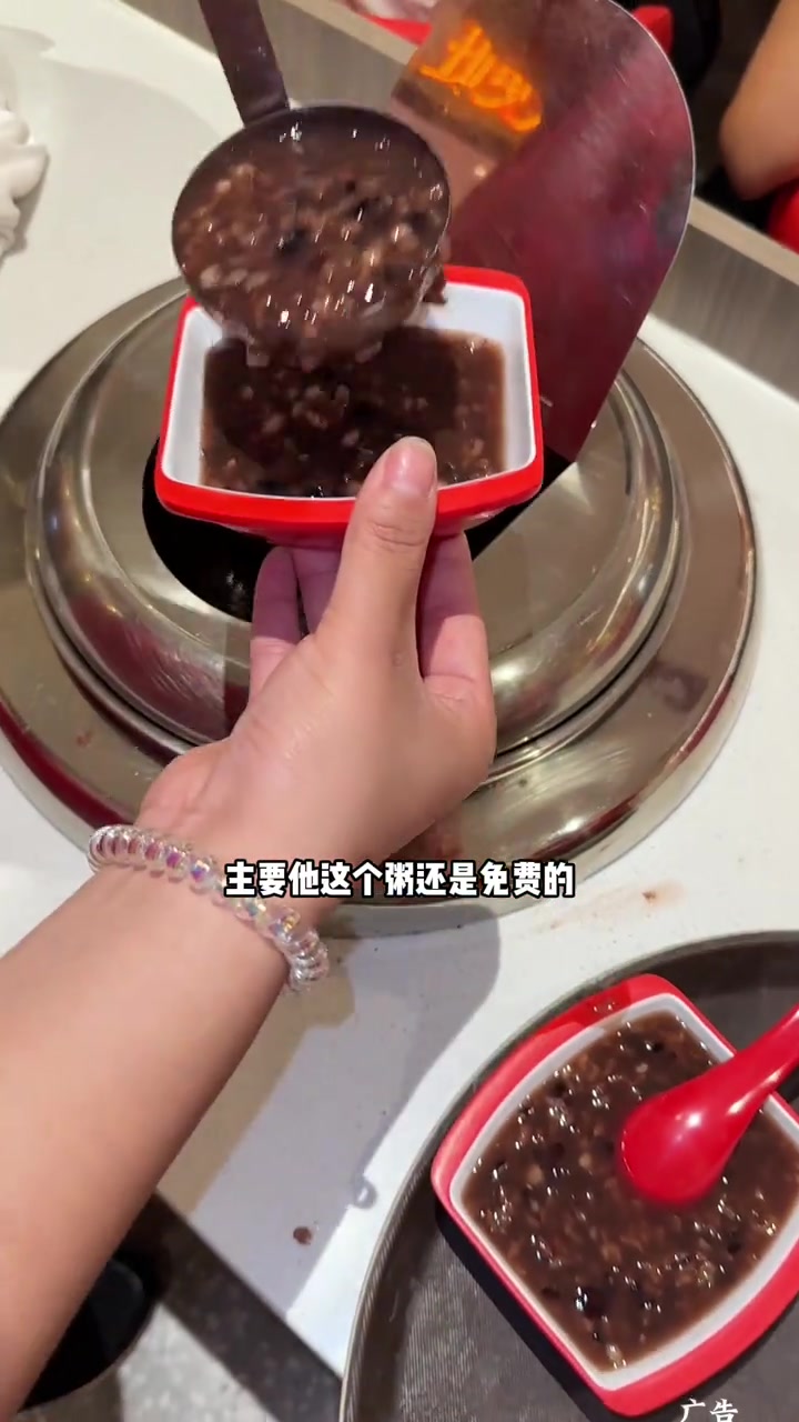 郑喜旺烧烤,虾尾,炒方便面,烧烤,还有那个面包片我喜欢