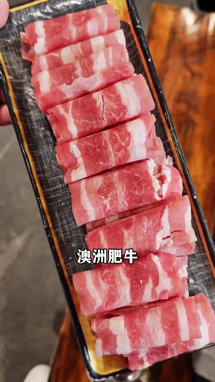 袁老四火锅,文登的小伙伴都知道吧,这牛油火锅看着太馋了