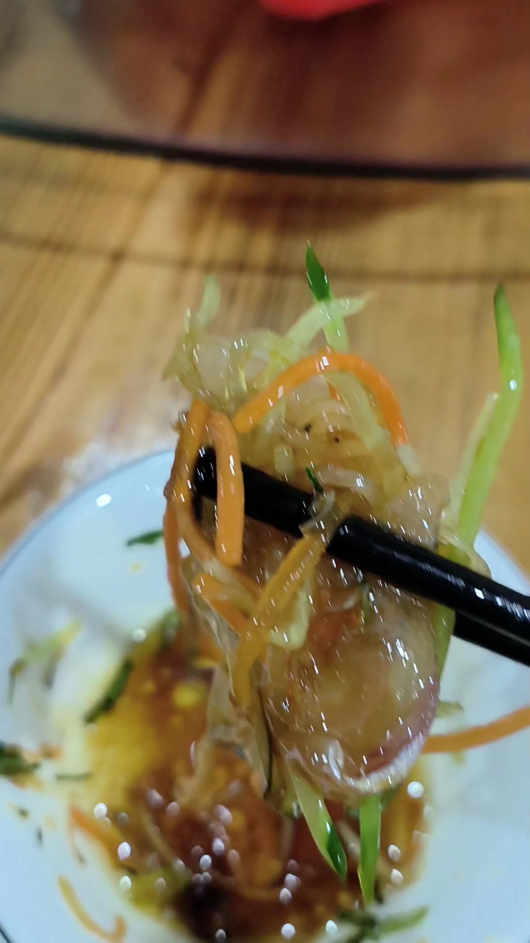 广西横县鱼生,鱼扣够大块,配上牛大力老土炮够爽啊