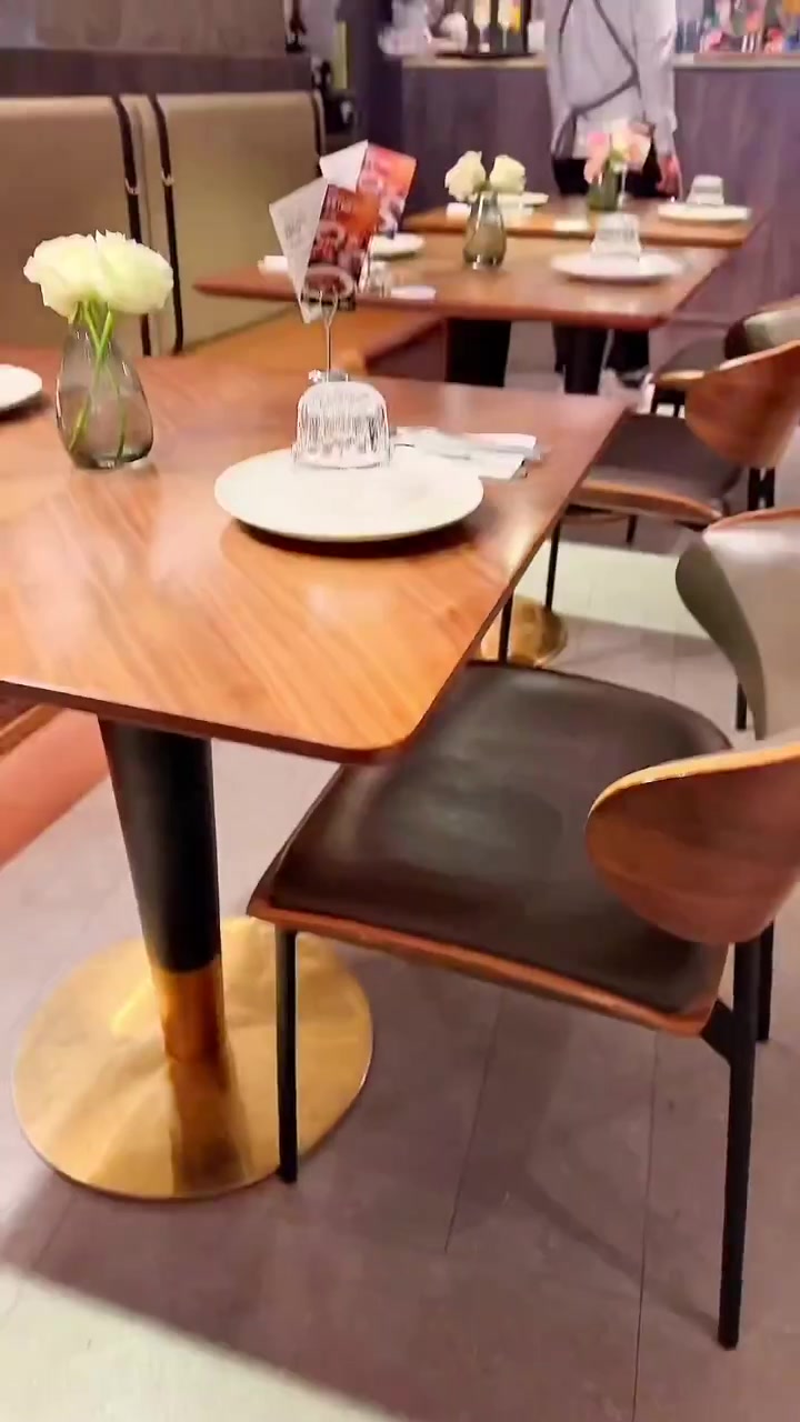 跟姐妹们分享一家适合情侣约会的轻食西餐厅～次