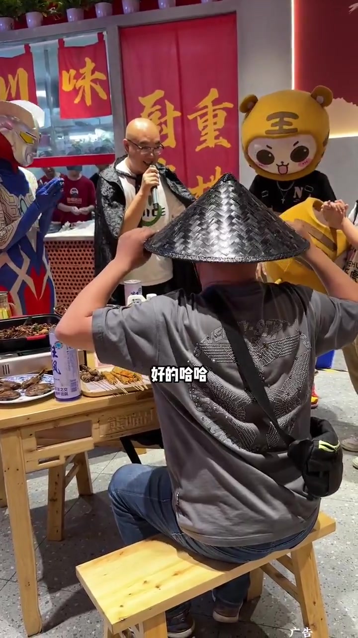 过一个难忘的生日很简单,定一个派乐虎蛋糕,给她一个惊喜哦