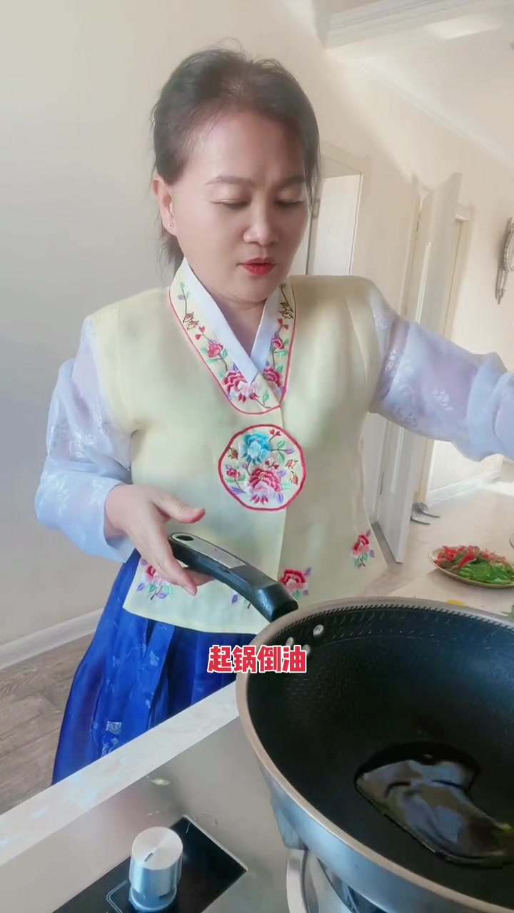 朝鲜族尖椒炒小银鱼