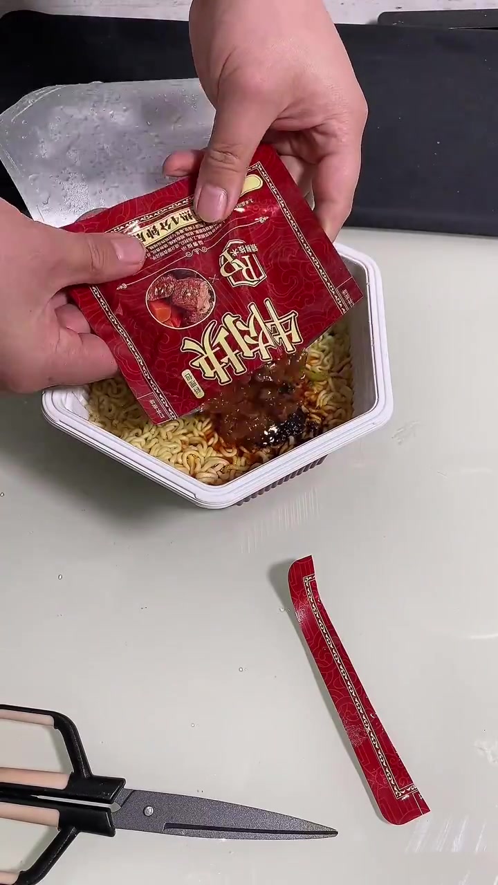 康师傅红烧牛肉面看看咋样?