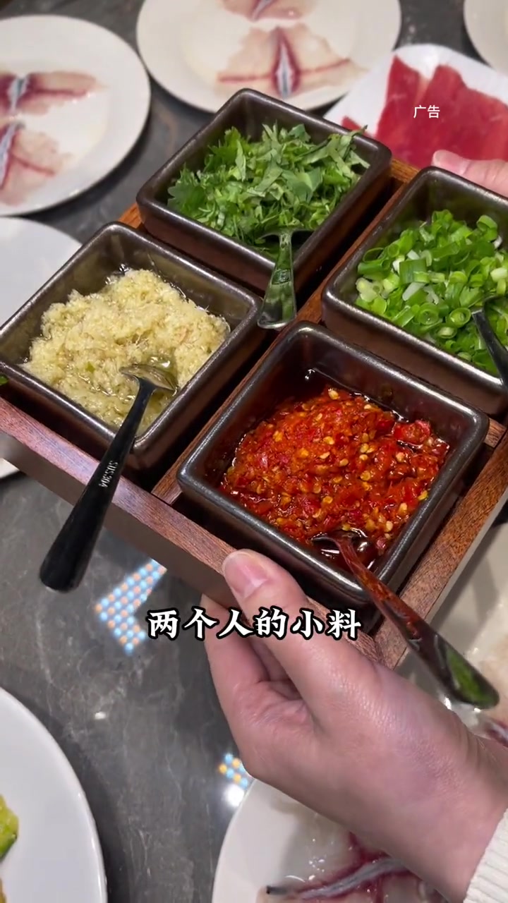 郝记斑鱼庄,高端斑鱼火锅,营养健康全家一起分享