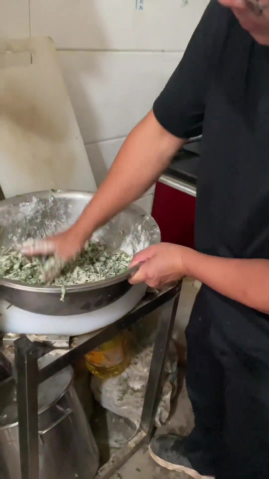 今天做一个河南马蜂菜馒头,真是好吃,做法简单