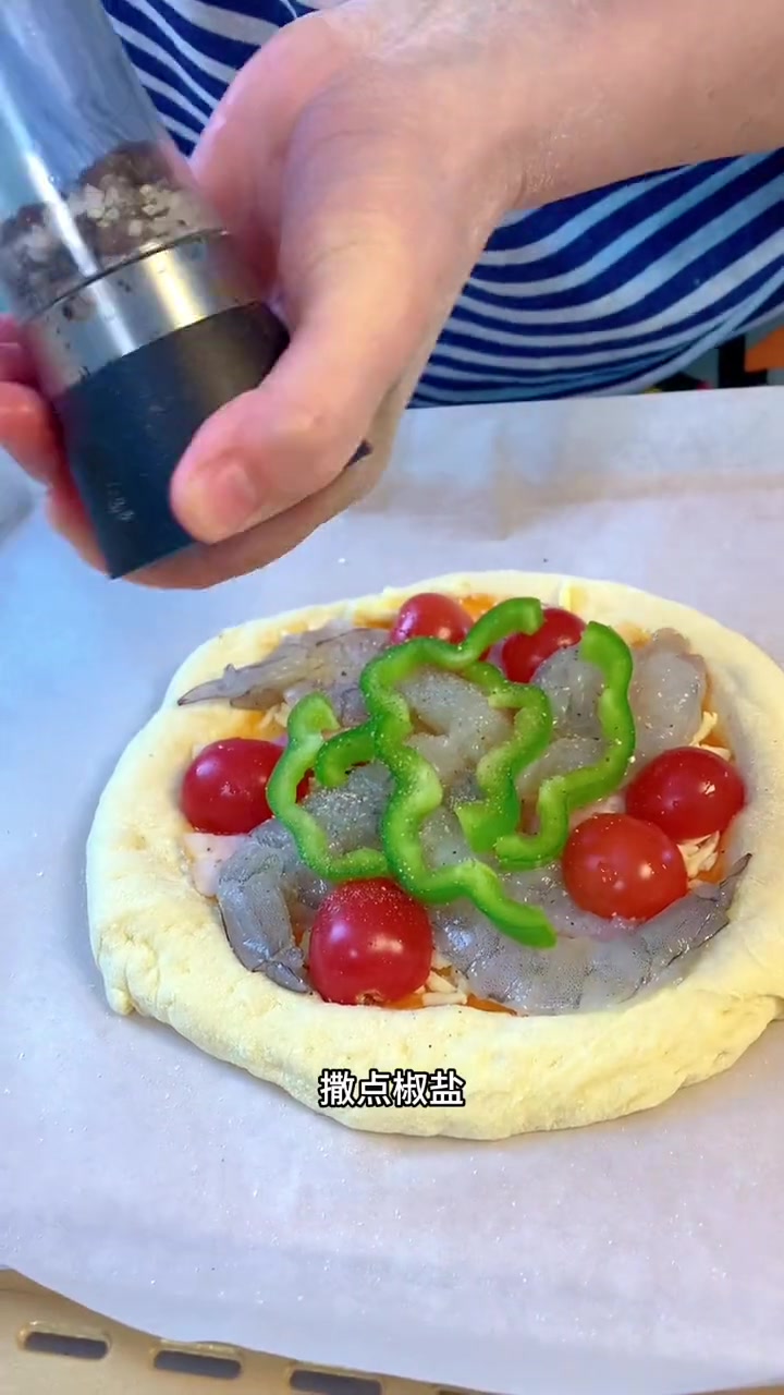 不用揉面,无油无糖的饼胚,脆皮薄底的披萨