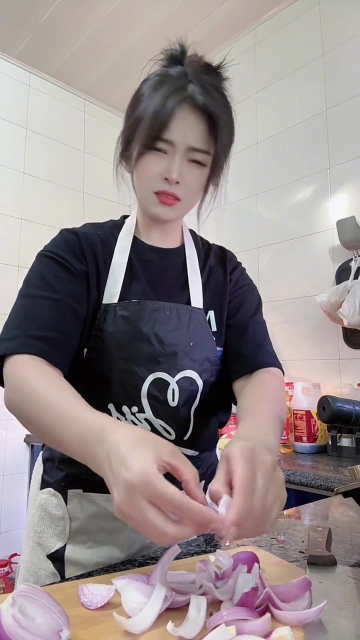 吃饭了 秦菜哥哥