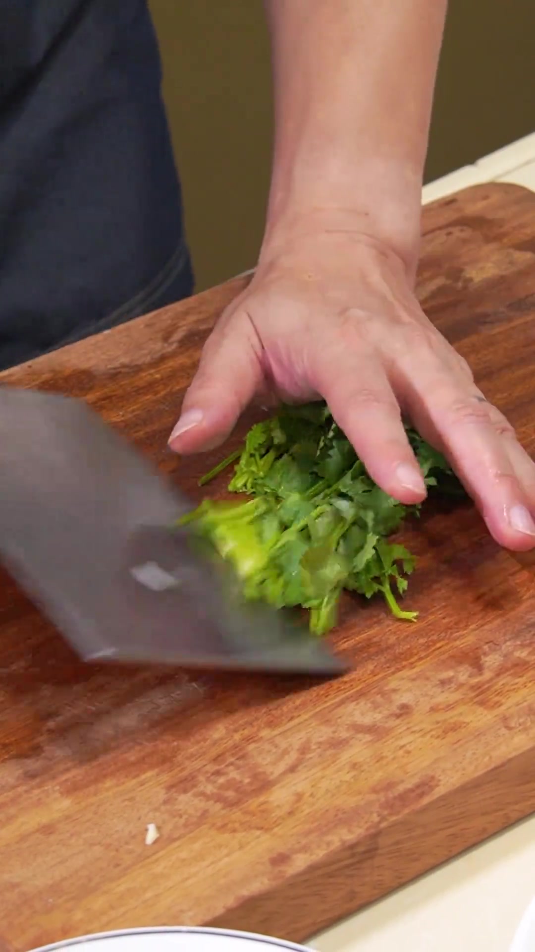 天气热,就喜欢吃凉拌!今天就来一道凉拌酸辣鸭爪吧~