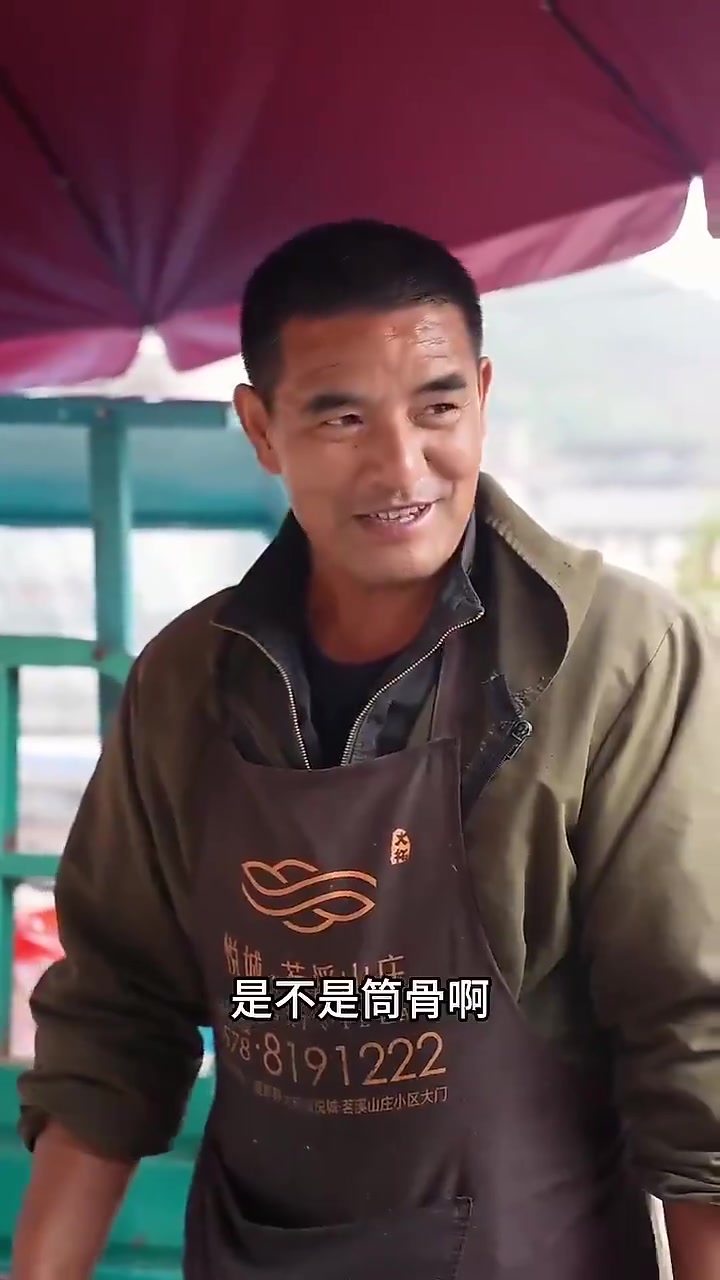 非洲媳妇Rose给丈夫过生日,做了一桌好菜