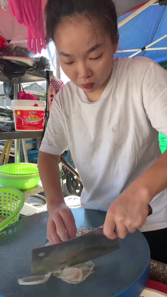 黄豆焖红烧肉现在客人看了直摇头,今天把黄豆换成了粉皮