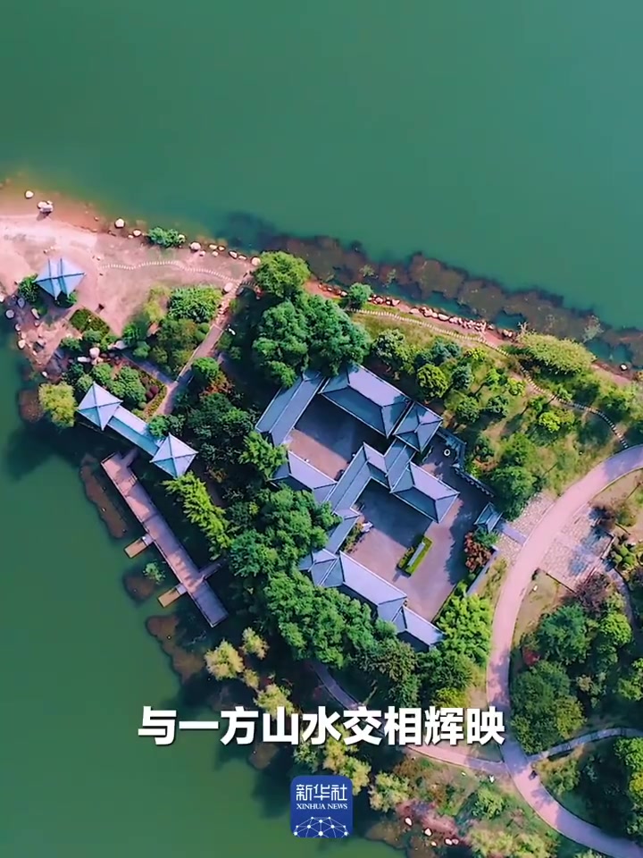 嘉鱼,一个从《诗经》中走出来的名字,让一座小城与一方山水交相辉映。这里是名副其实的鱼米之乡