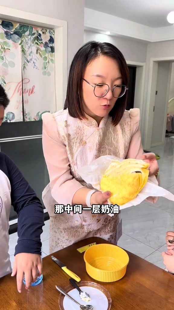 榴莲千层59.9今天到手3个,一个400克,榴莲果肉做的