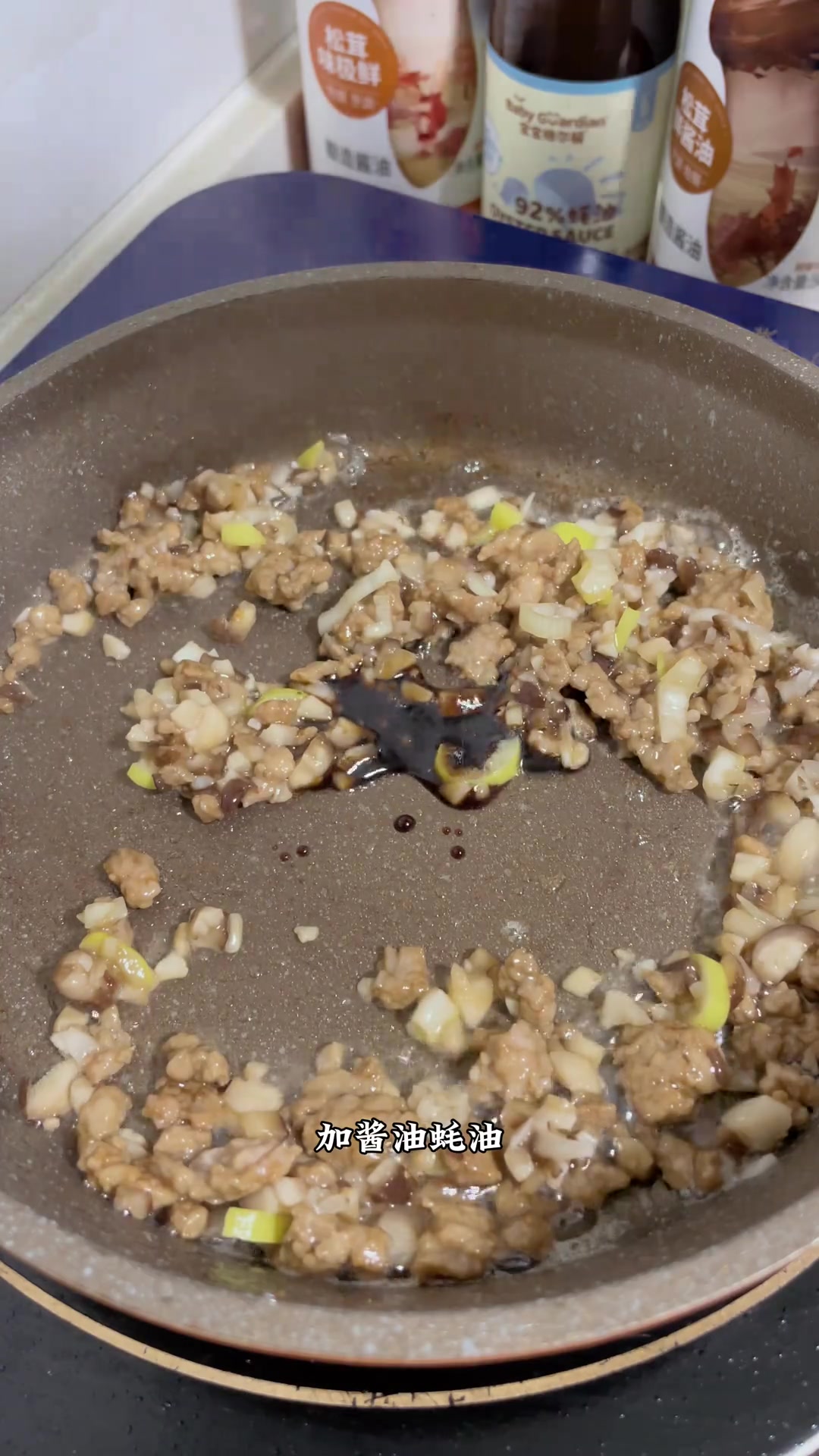一岁以上的宝宝就能吃这个辅食一锅蒸,菠菜蒸糕,虾仁鸡蛋羹
