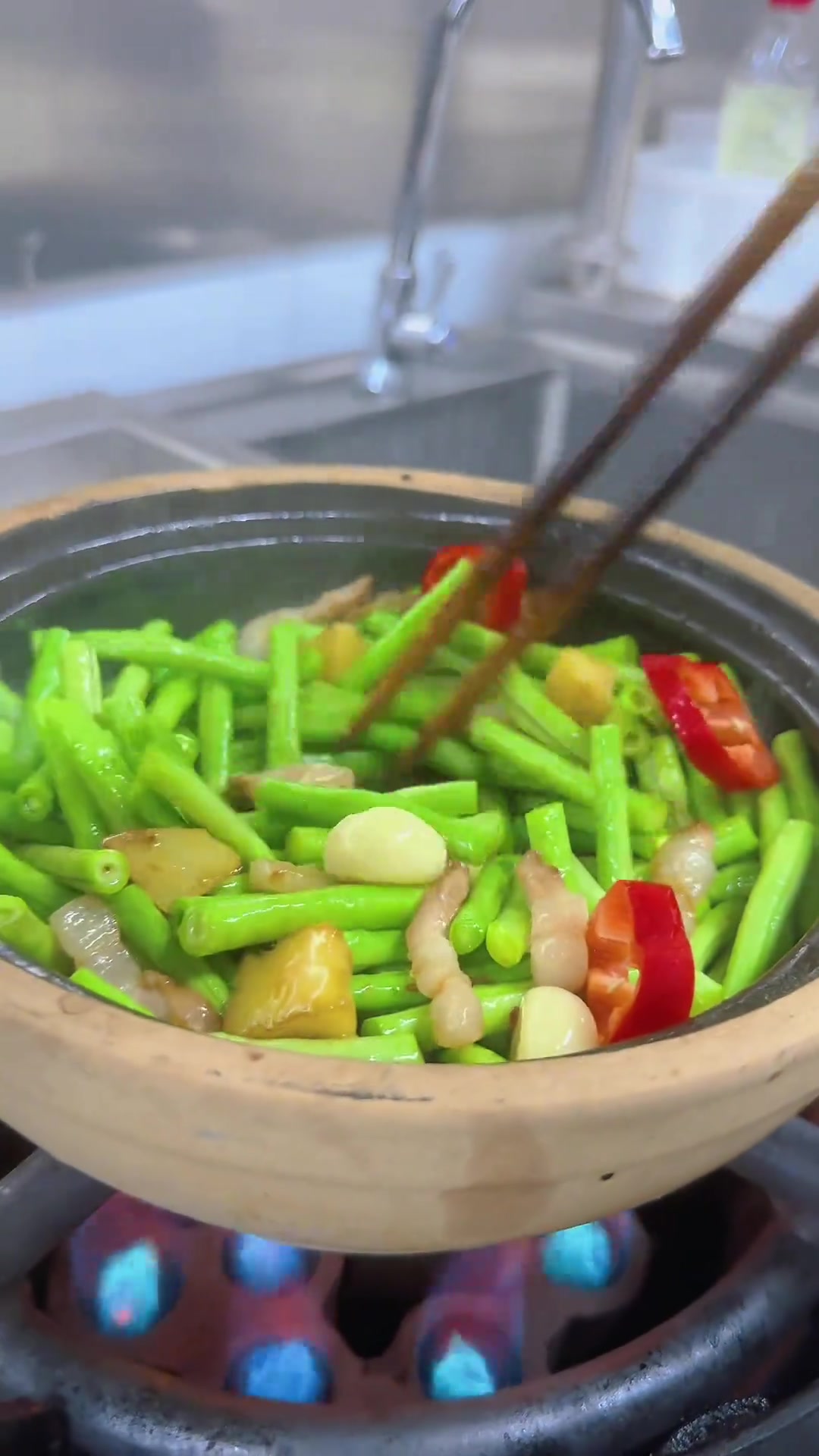 虾酱生啫豆角,老广的味道