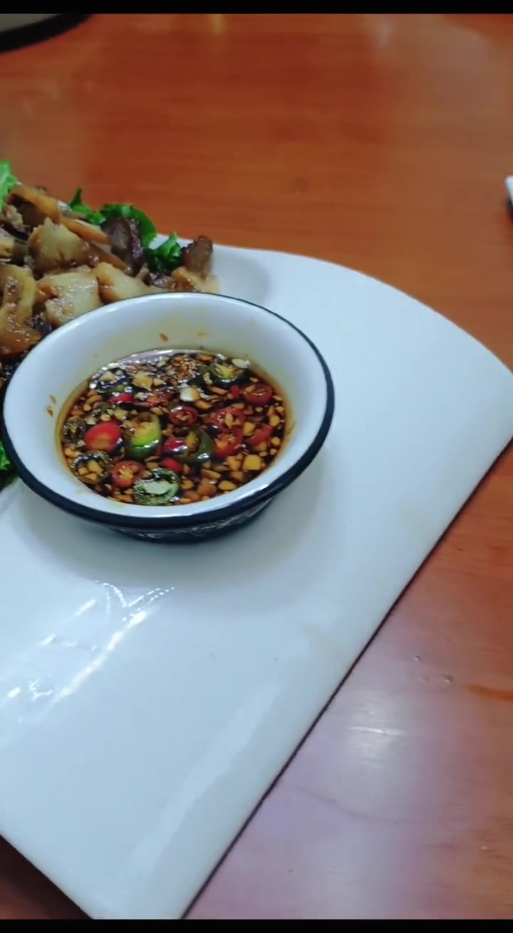 对付一口贝尔湖大鲤鱼!猜猜好吃吗