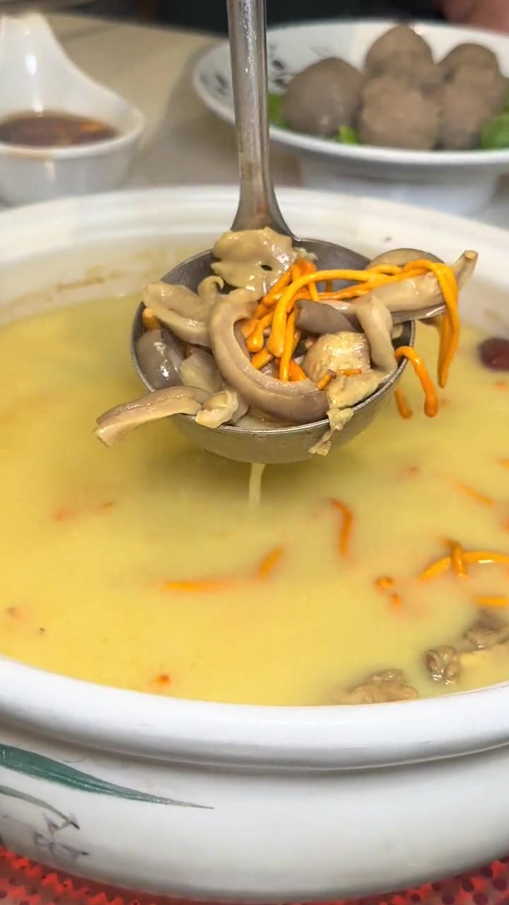 粤聚兴猪肚鸡,89双人餐!猪肚鸡,煲的是汤,喝的是心情