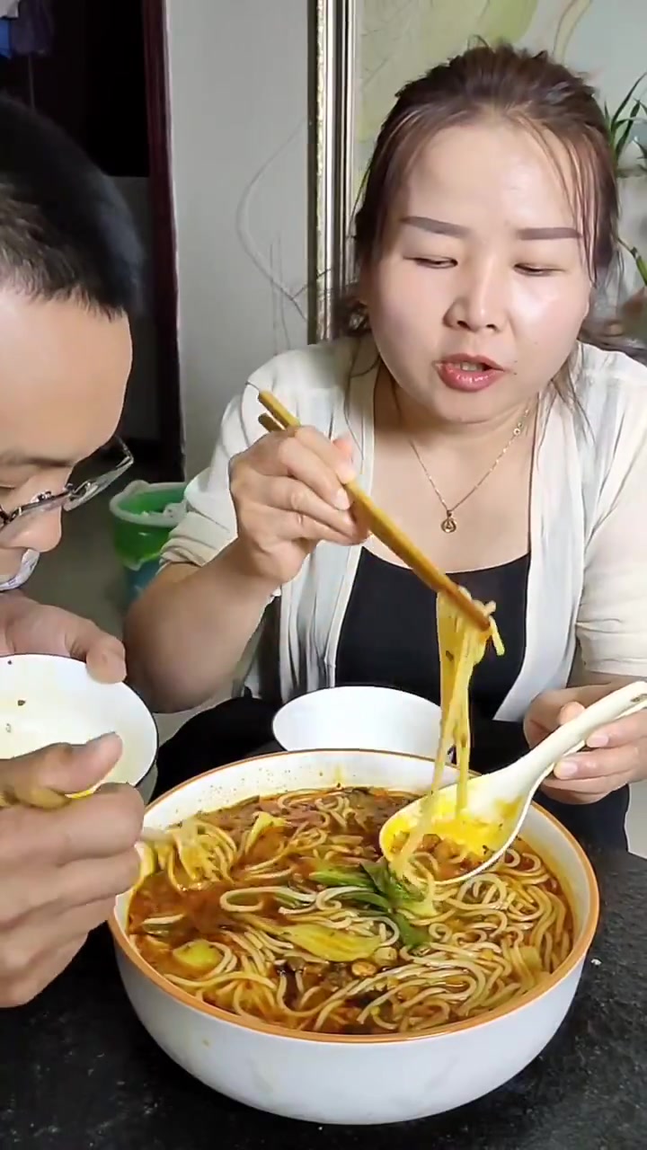 爱吃米线的一定要尝尝这个徐州肉酱米线,那真叫一个香