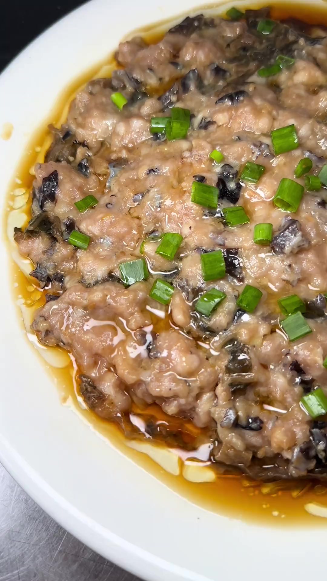 经典的沙姜梅菜蒸肉饼,是妈妈的味道