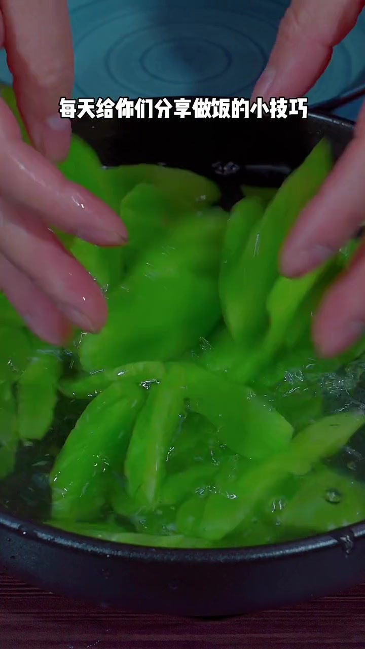 莴笋炒肉做法,简单美味,特别的下饭!