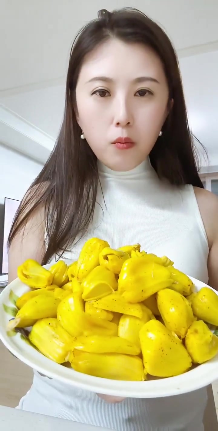 长斑的菠萝蜜,真甜,不知道能不能吃了