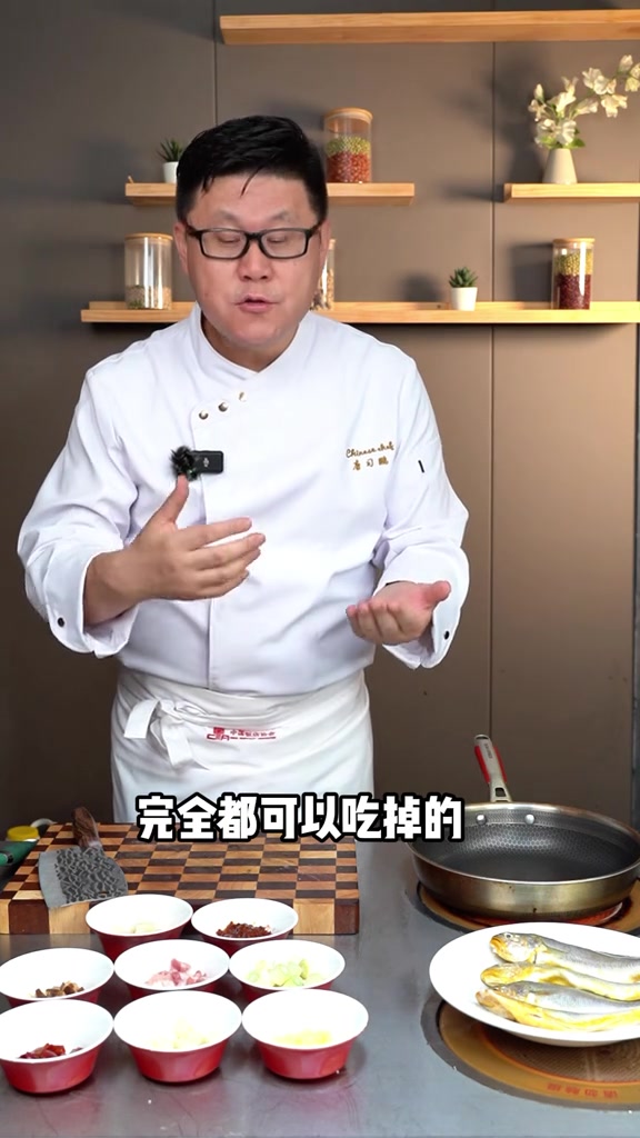 大黄鱼之都福建宁德,在这生产的大黄鱼肉质肥美,细腻蒜瓣肉!